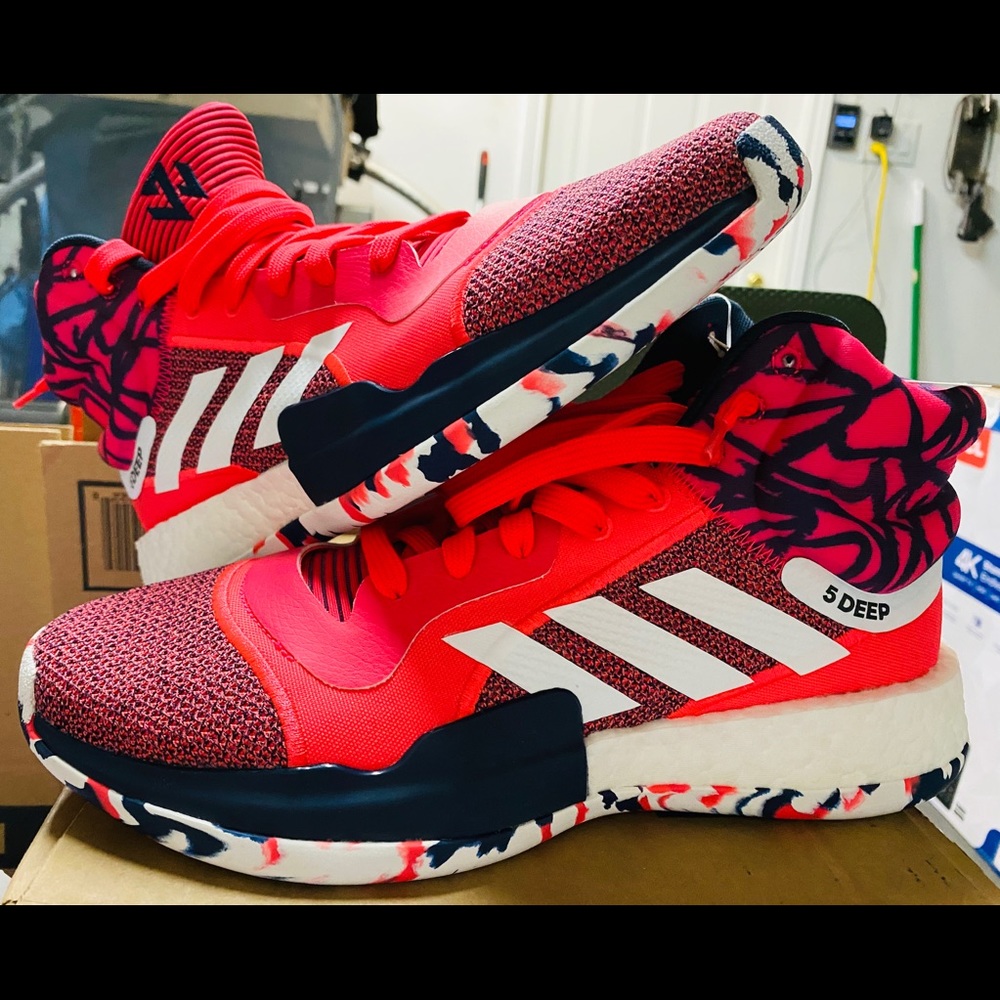 Men’s Adidas Shoes / Size: 10 / New